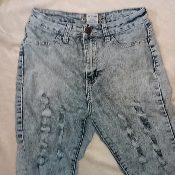 Ripped jeans with blown knees. - Picture 2 of 3